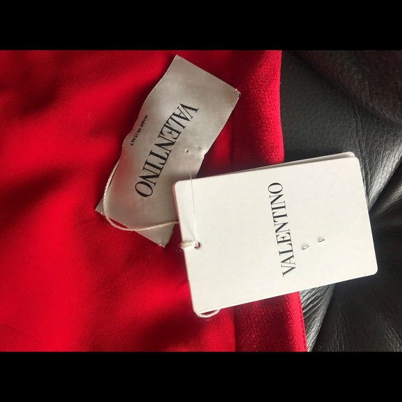 Sold VALENTINO Crepe one shoulder gown dress - Picture 6 of 13